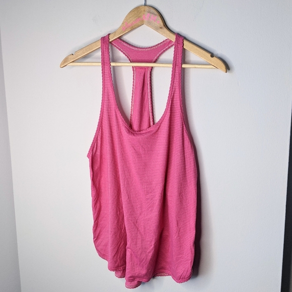 Lululemon 105 f singlet size 10?